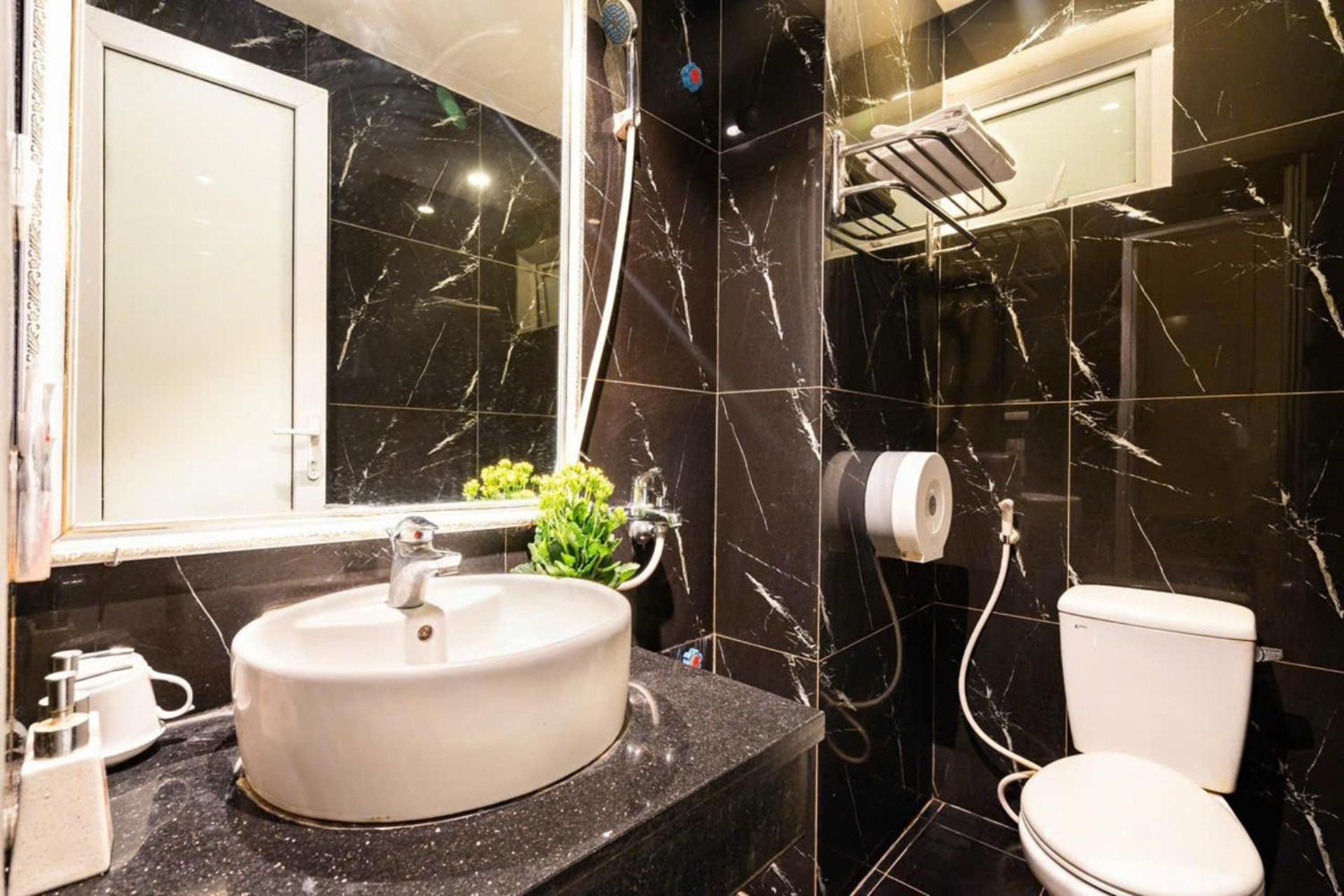 Kieu Anh Hotel Ha Noi Ханой Екстериор снимка